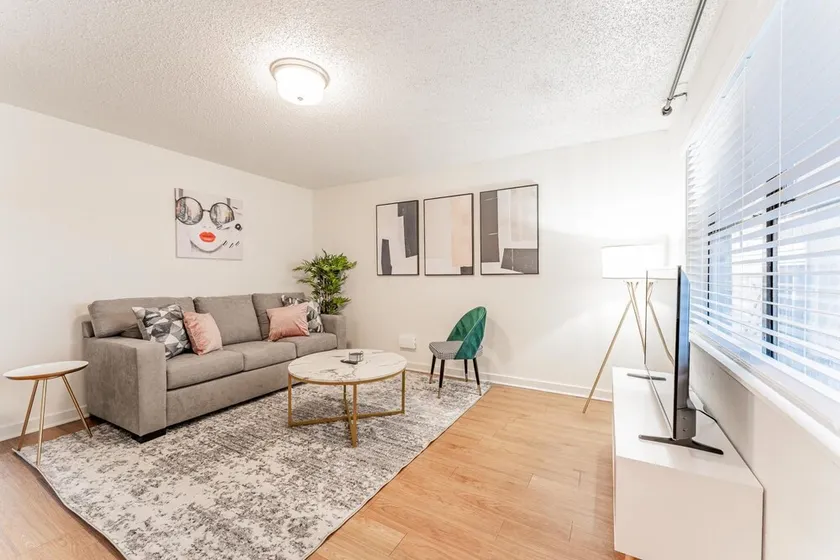 Chic 2BR Near Triangle With King Beds Fast Wifi - Image 1