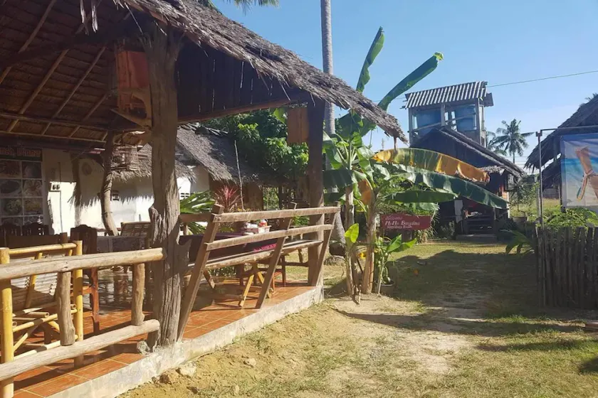 Mama Klong Khong Bungalow - Image 1