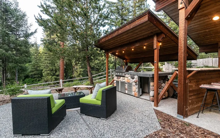 Riffle River Lodge - Image 1