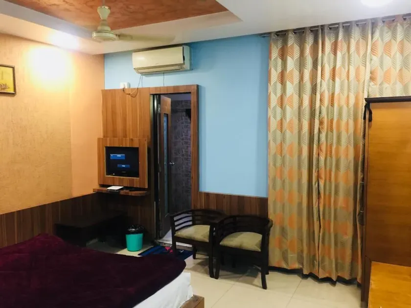 Hotel Mahadev resency - Image 1