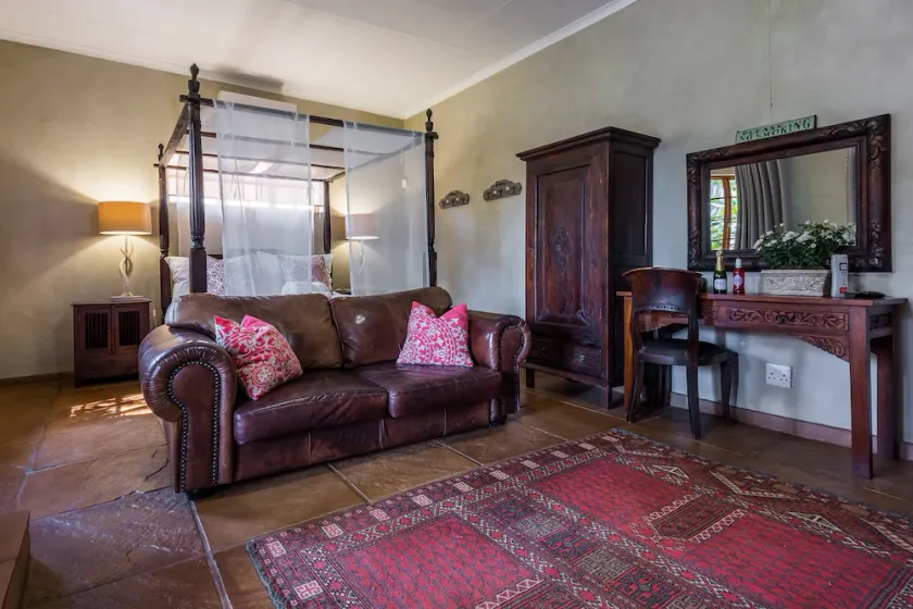 Tindlovu Country Lodge - Image 1
