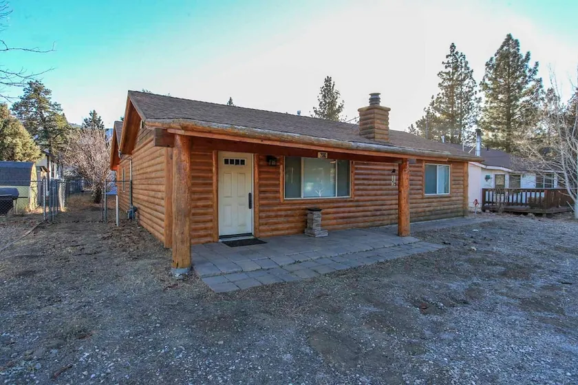 Cozy Bear Retreat - Image 1