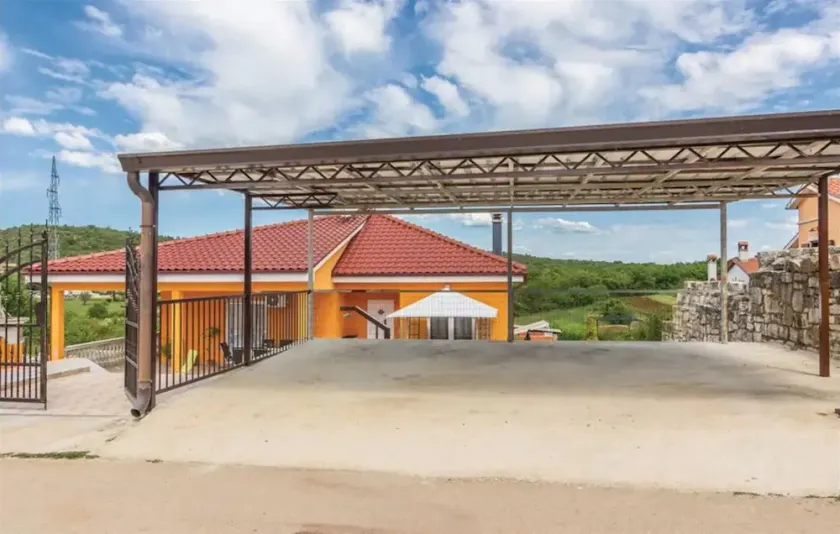 Mari House in Kanfanar - Image 1