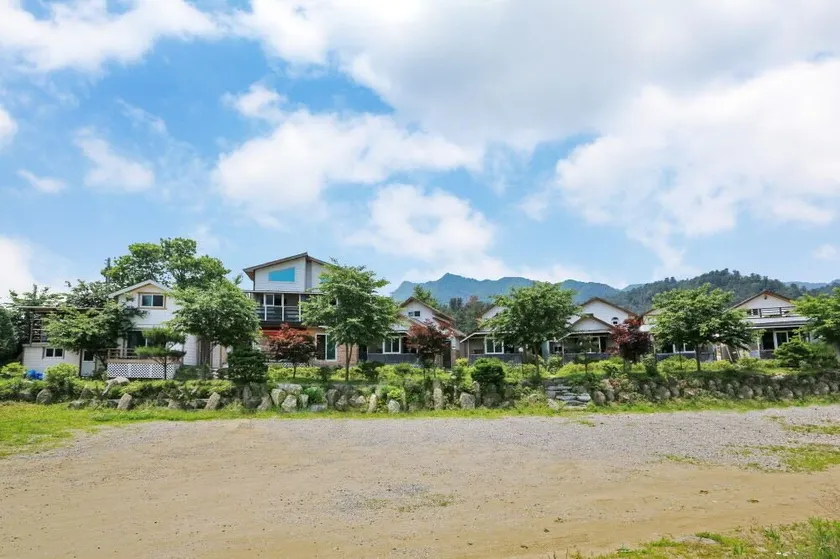 Gapyeong Yeoulmok Pension - Image 1