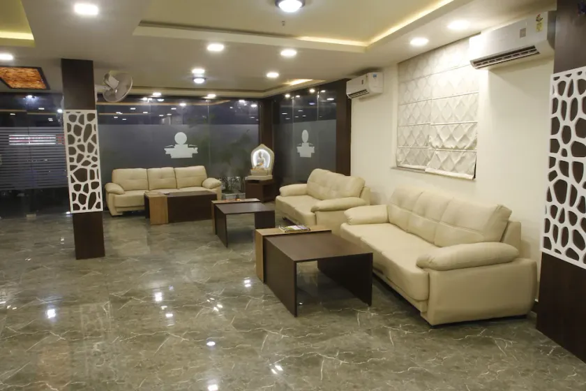 Hotel Mercury Residency - Image 1