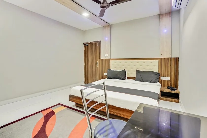 OYO Flagship 22336 Mancheswar Industrial Estate - Image 1