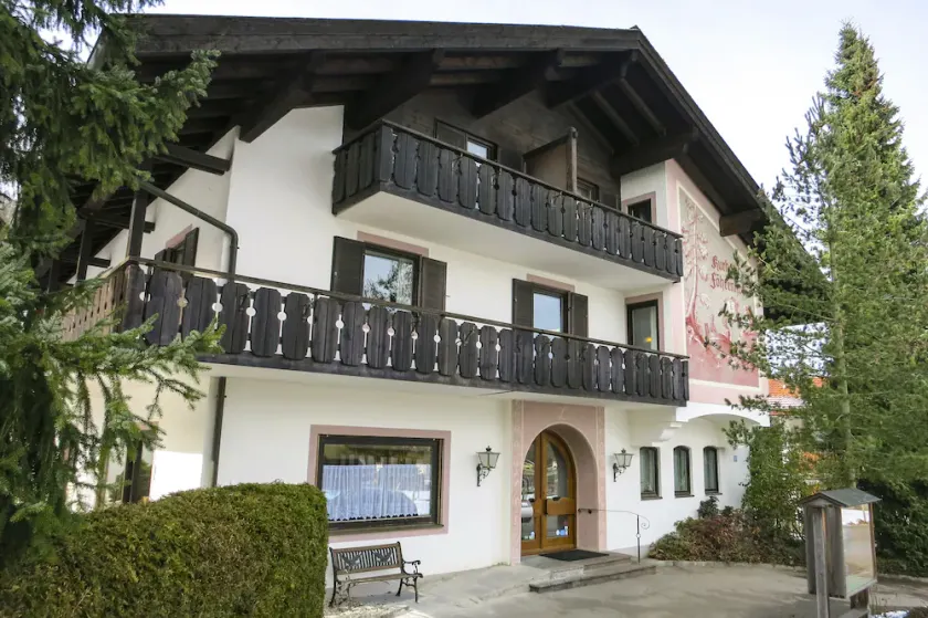 Apartment-Hotel Sonnenhang - Image 1