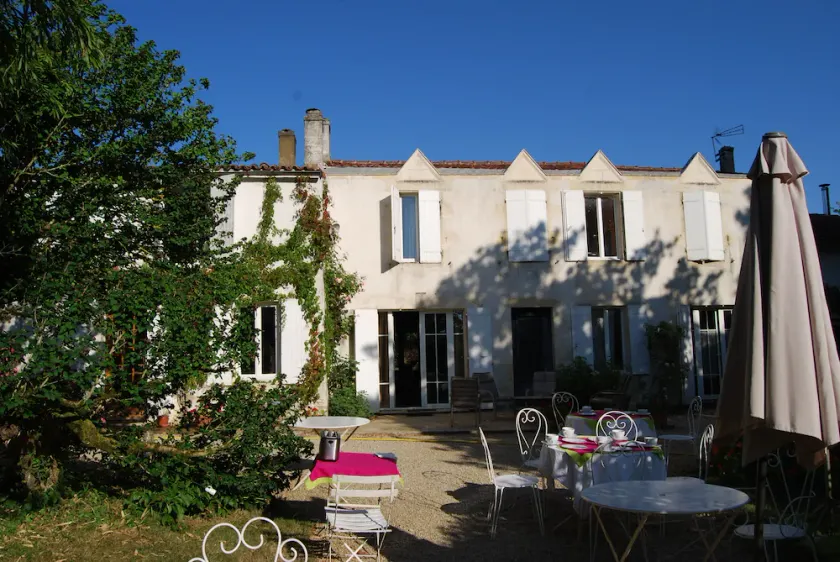 La Pertuzerie Chambres Et Table D’Hôtes - Image 1