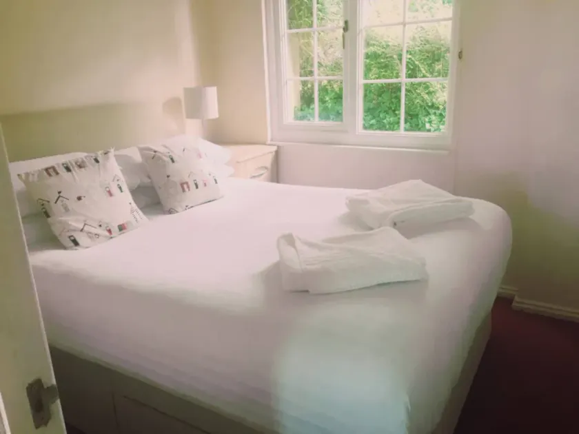 2 Bedroom Chalet - Praa Sands, Cornwall - Image 1