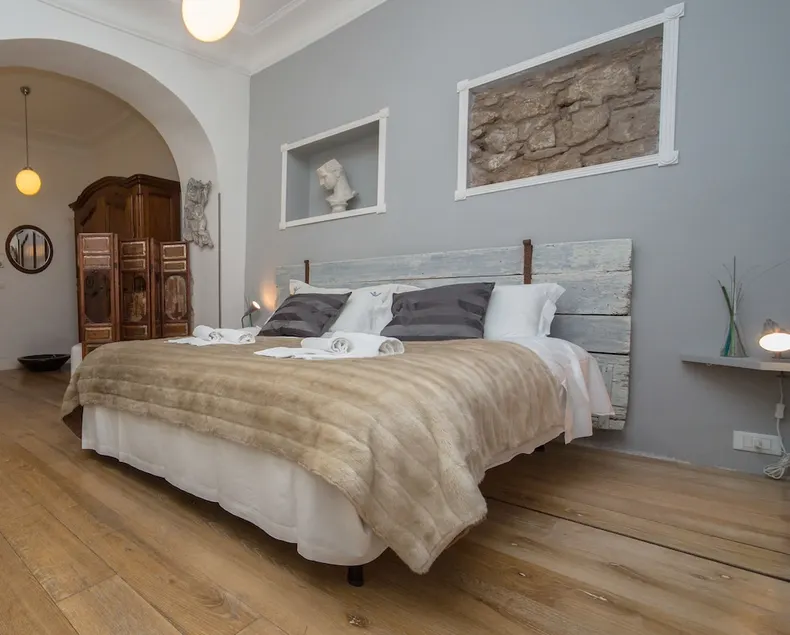 Wisteria Apartment - Image 1