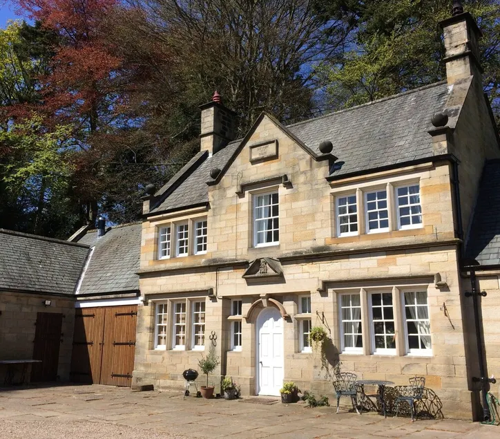 Manor Cottage - Image 1
