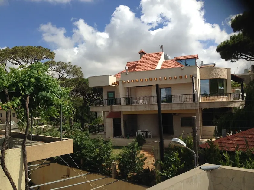 Honey Guesthouse - Image 1