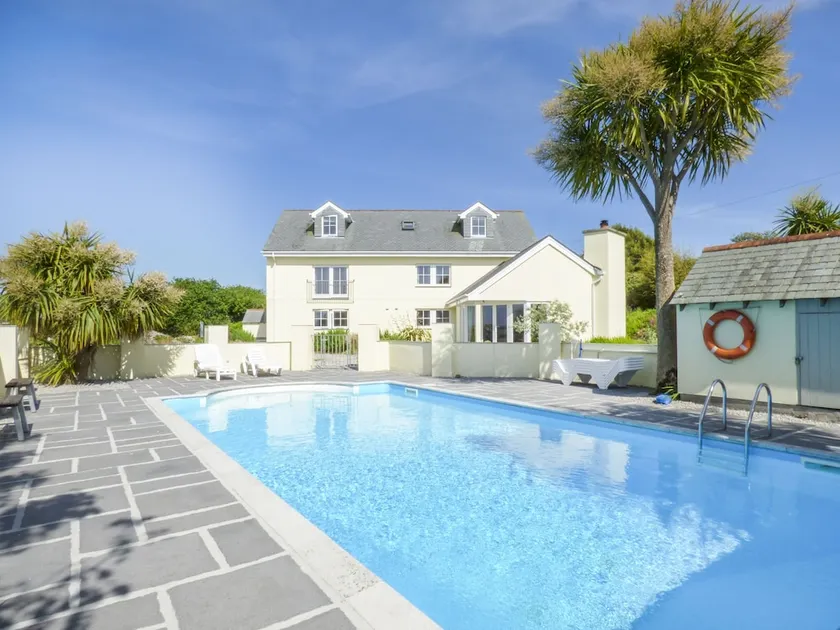 Rainbows End House - Image 1
