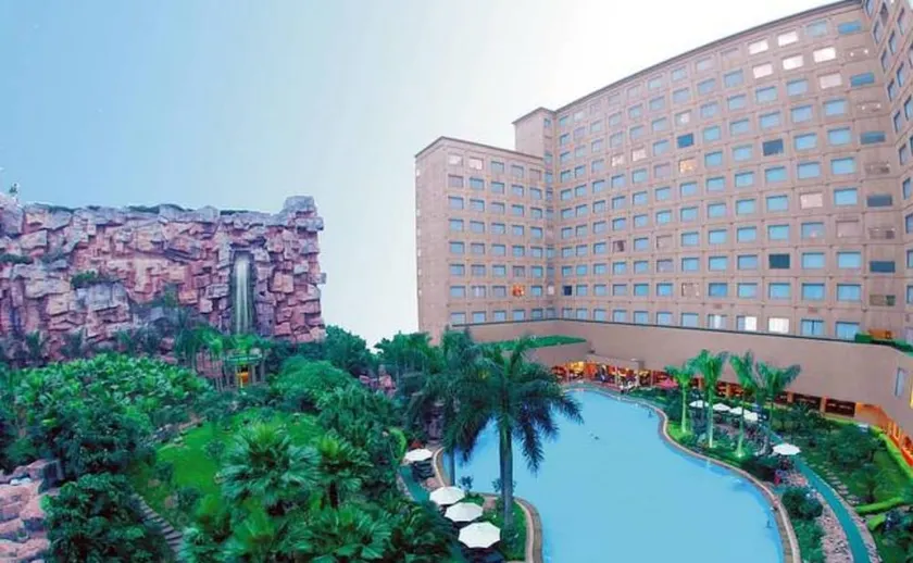 OYC Crown Prince Hotel - Image 1