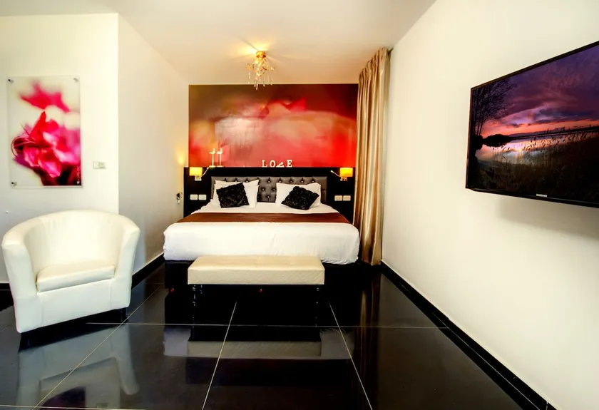 Camila Resort - Image 1