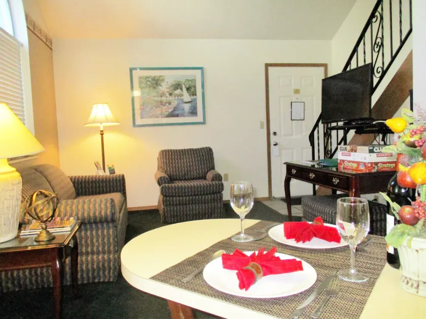 Turning Leaf Furnished Townhomes - Image 1