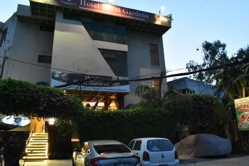 Hotel Royal Gardens - Image 1