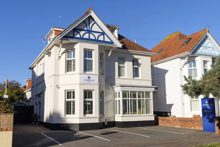 Crossroads Hotel - Image 1