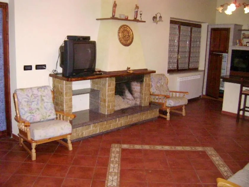 Apartment With 3 Bedrooms in Lorica, With Wonderful Lake View, Enclose - Image 1
