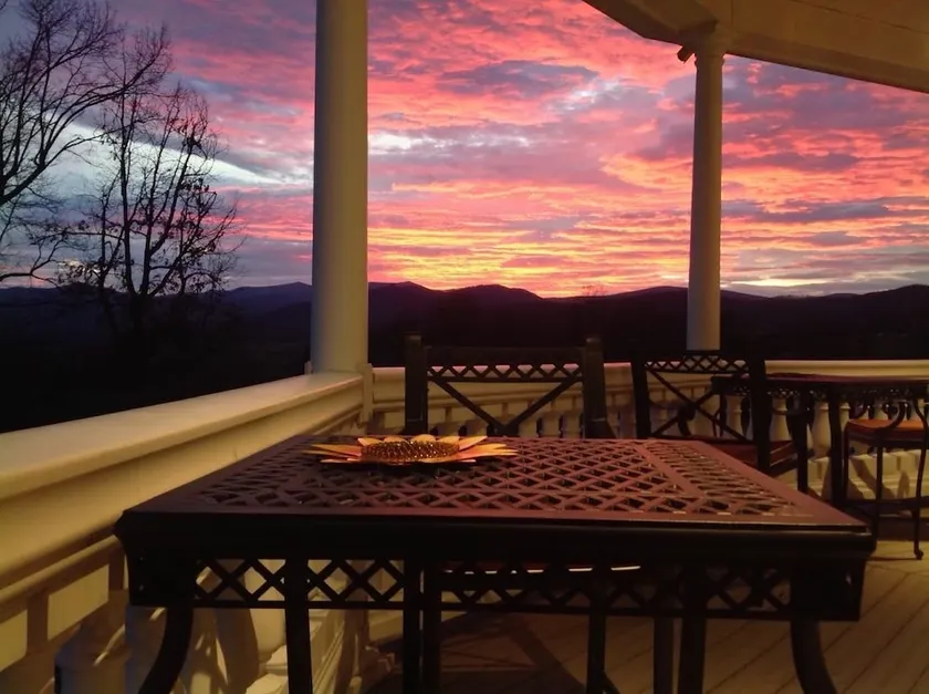 Skyline Vineyard Inn - Image 1