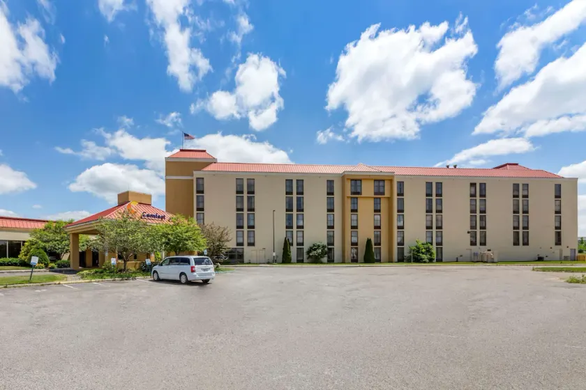 Comfort Inn Alliance - Image 1