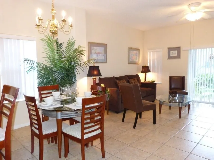 EI033OR - 3 bed townhouse close to Disney - Image 1