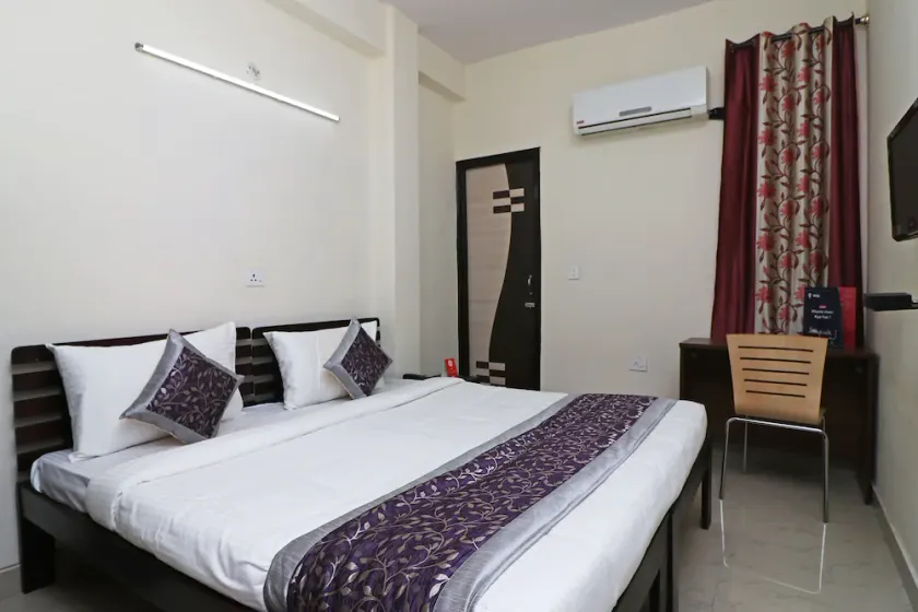 Homestead By OYO Rooms - Image 1
