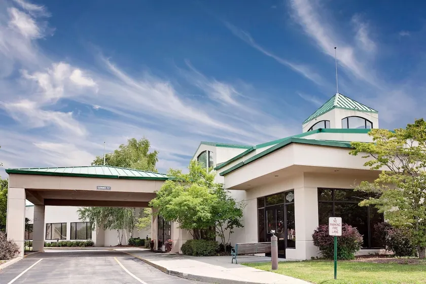 Ramada by Wyndham Fishkill Hotel - Image 1