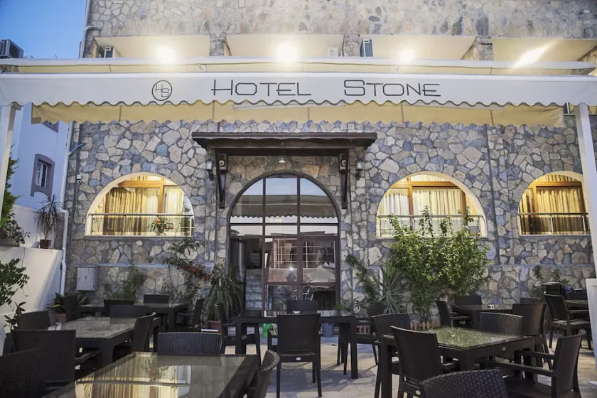 Stone Hotel - Image 1