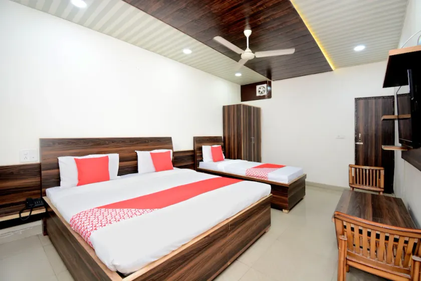 Hotel Anmol By OYO Rooms - Image 1