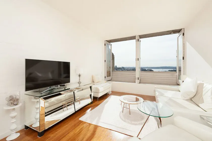 Stunning Sydney Harbour Views - Image 1