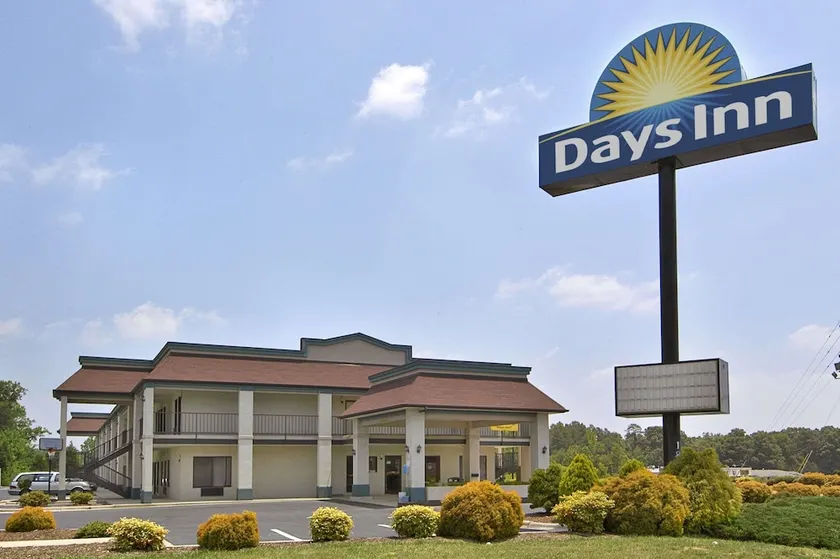 Days Inn by Wyndham Yanceyville - Image 1