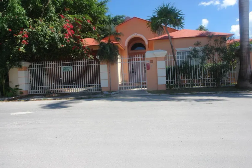 Residencia Los Encantos - Image 1