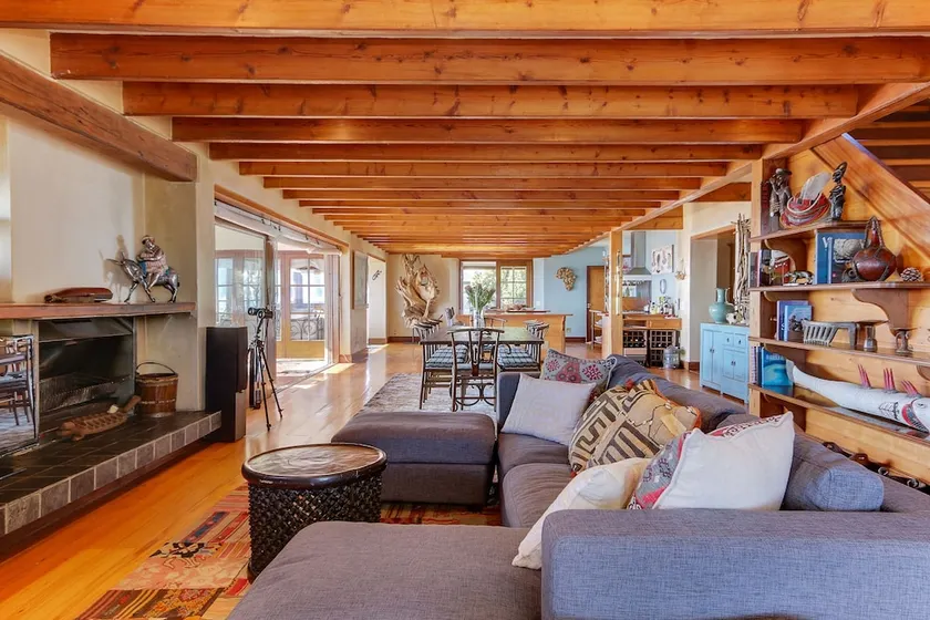 Arum Beach House - Image 1
