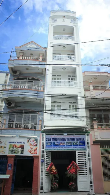Sea Moon Hotel - Image 1