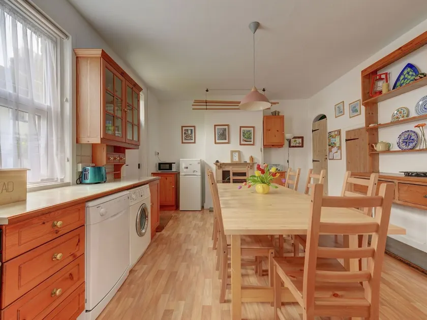 Calm Holiday Home in Broadstairs Kent With Garden - Image 1