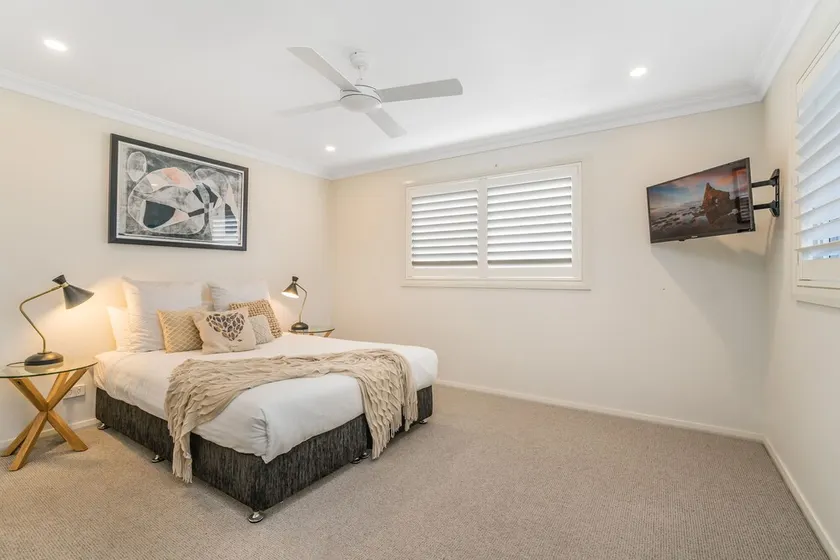 Newcastle Short Stay Apartments Adamstown Townhouses - Image 1