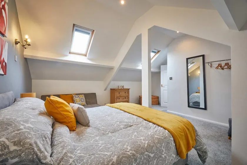 Host & Stay - Skyview - Image 1