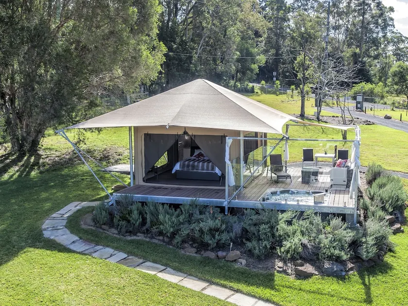 Tuckers Retreat - Image 1