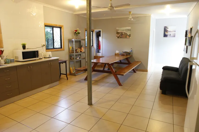 Happytourcairns Sharehouse - Image 1