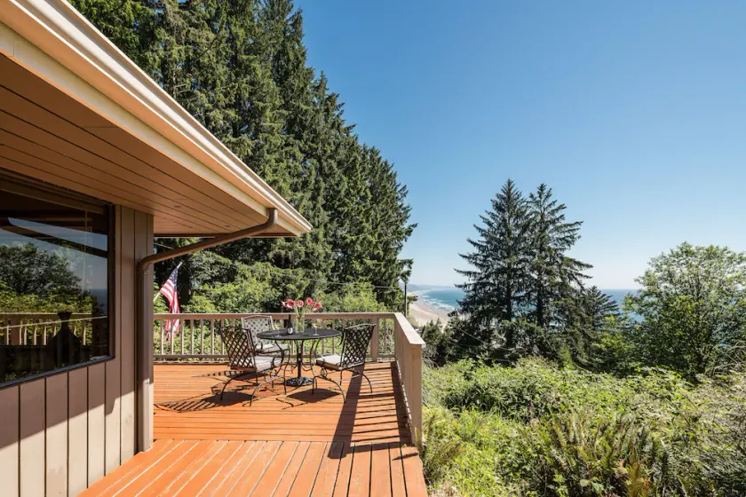 Neah-kah-nie Treasure by Avantstay Secluded in Lush Greenery w/ Ocean Views & Hot Tub - Image 1