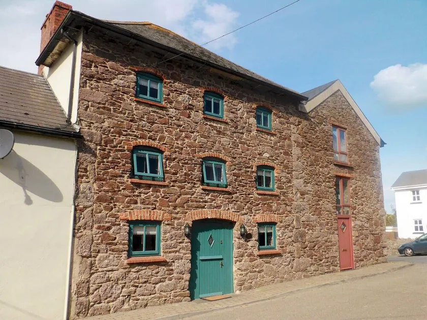 The Loft Holiday Home - Image 1