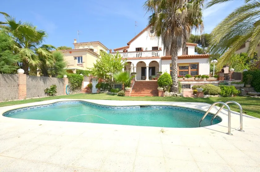 Cristofar Vilanova House - Image 1