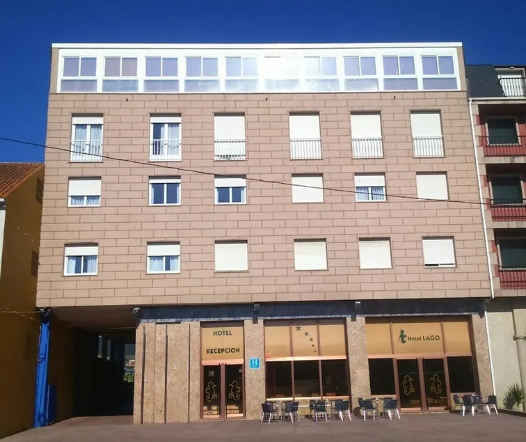 Hotel Lago - Image 1