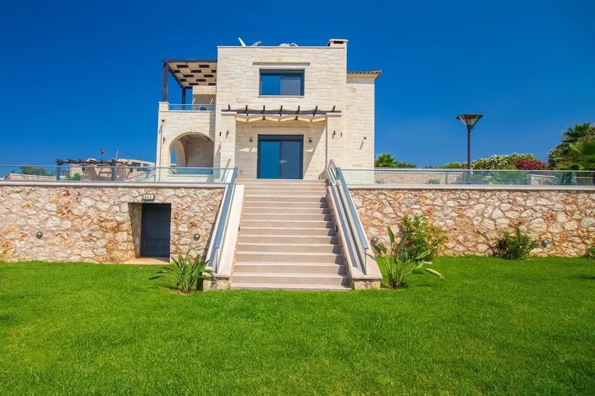 Philoxenia Luxury Sea View Villa - Image 1