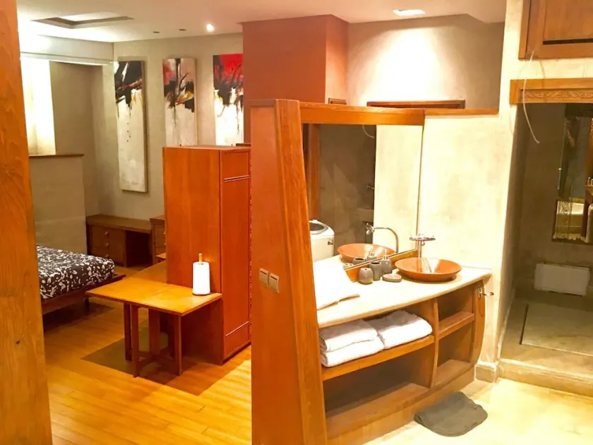 Studio Luxe Hassan 2 - Image 1