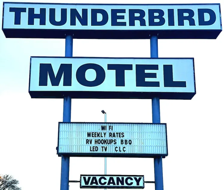 Thunderbird Motel - Image 1