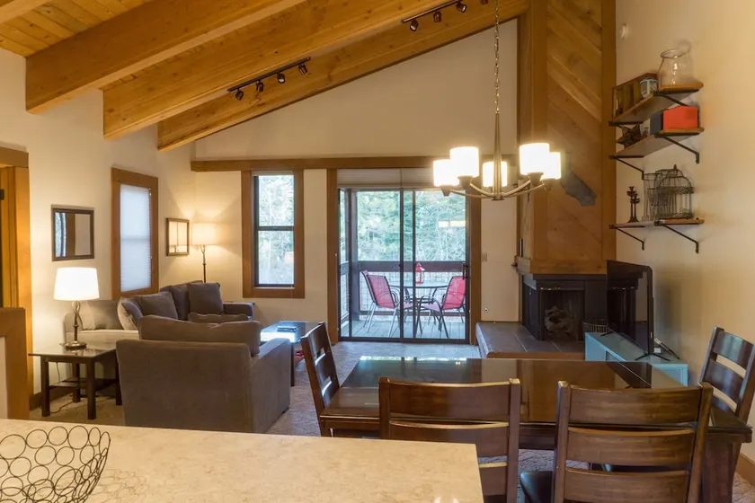 3048 Aspen Grove - Image 1