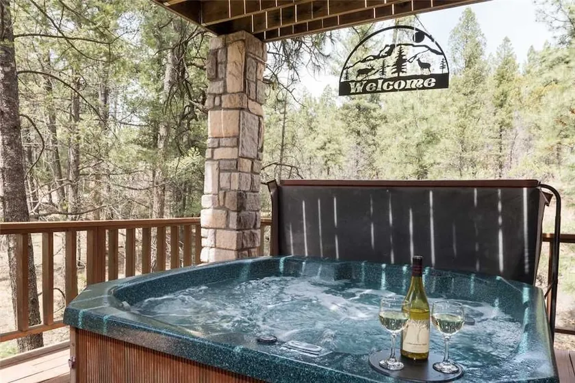Cedar Creek Retreat - Four Bedroom Cabin with Hot Tub - Image 1