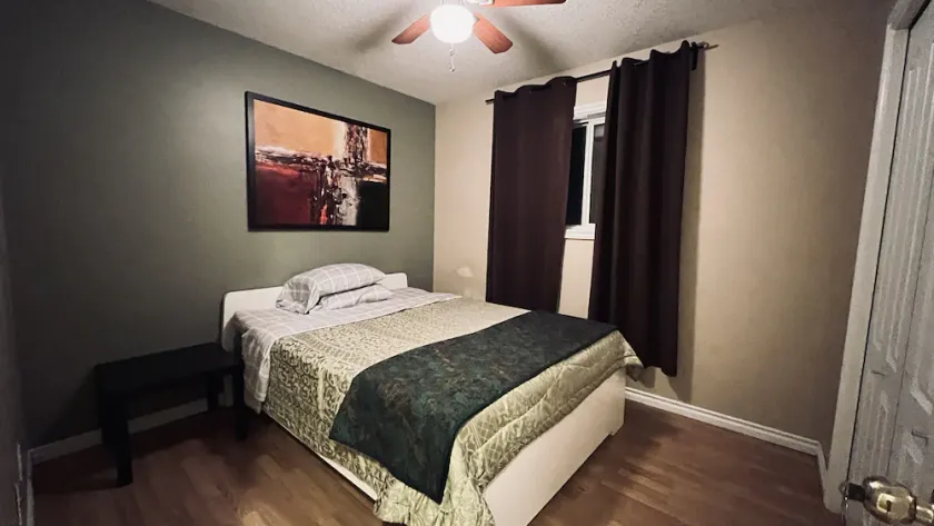 Central Edmonton Private Rooms - Image 1